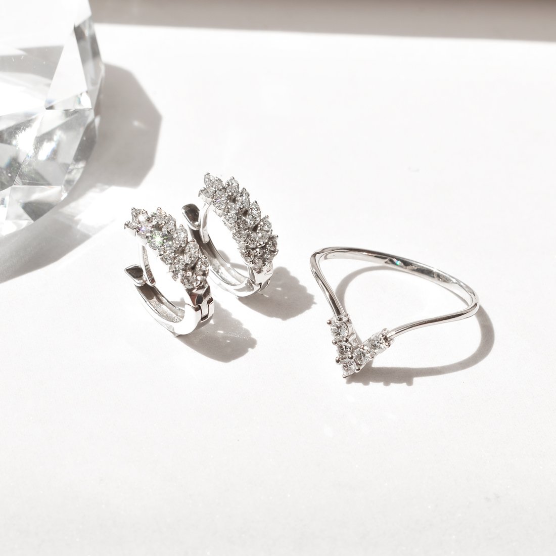 Argola Asa Navetes Diamantes 