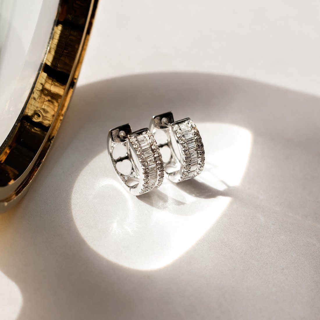 Argola Brilhantes e Baguetes Diamantes