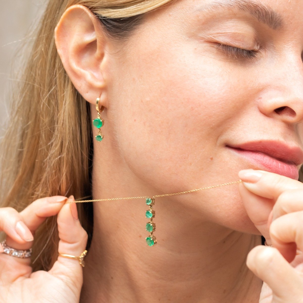 Argola Bucle Esmeraldas Ouro 18k