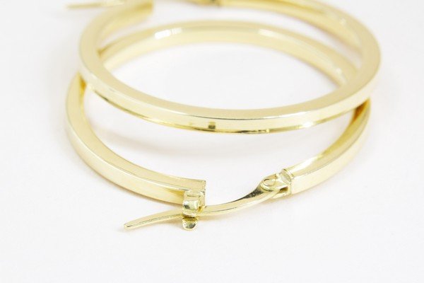 Argola Charlotte Média Ouro 18k