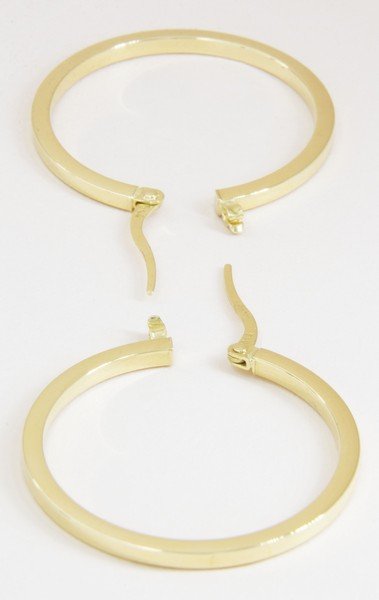 Argola Charlotte Média Ouro 18k