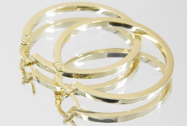 Argola Charlotte Média Ouro 18k