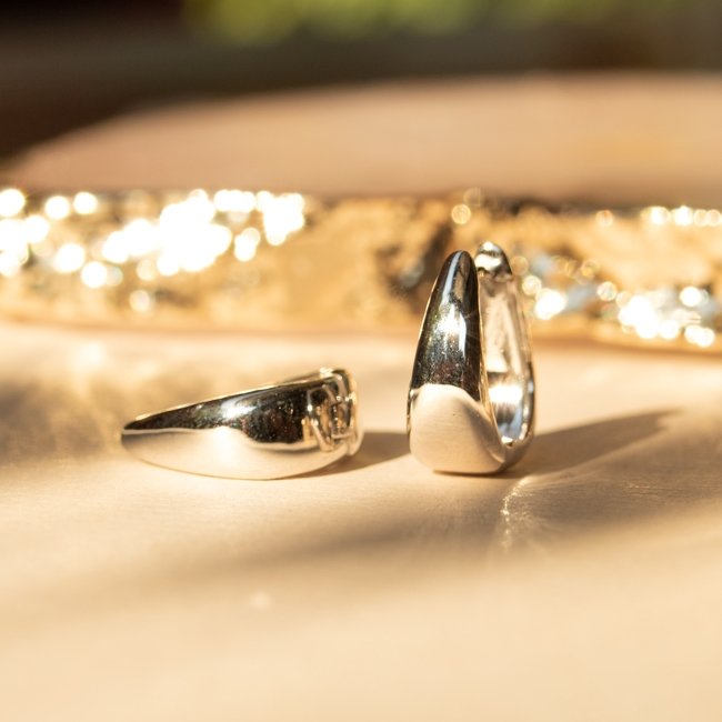 Argola Drop Petit Ouro Liso