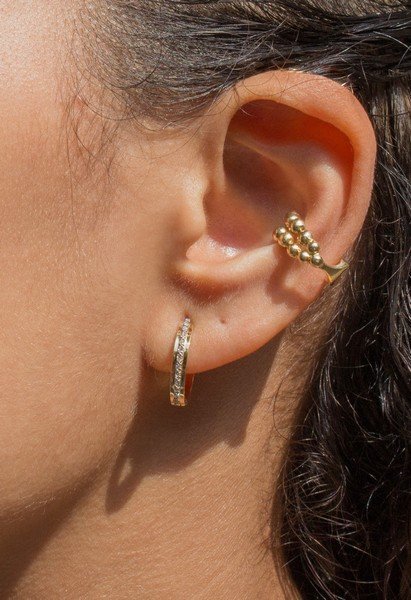Argola e Diamantes Ouro 18k