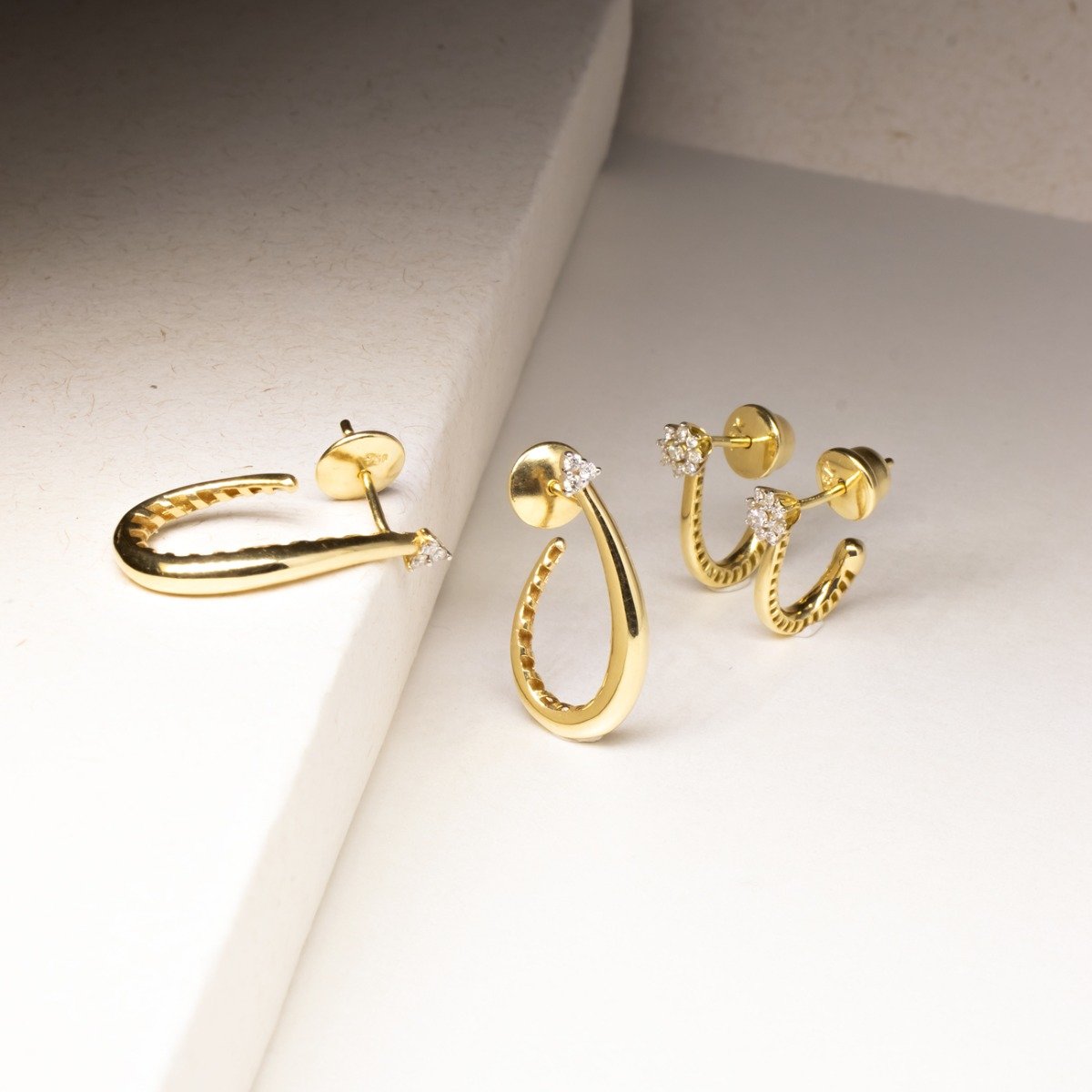 Argola Flecha Ouro 18k