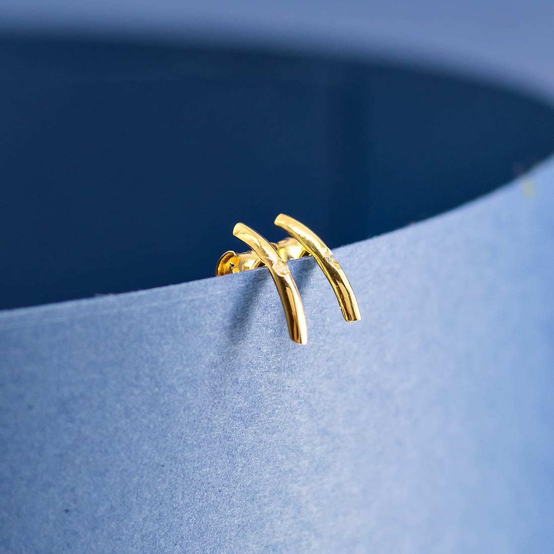 Argola Garra Minimal Style Ouro 18K Diamante