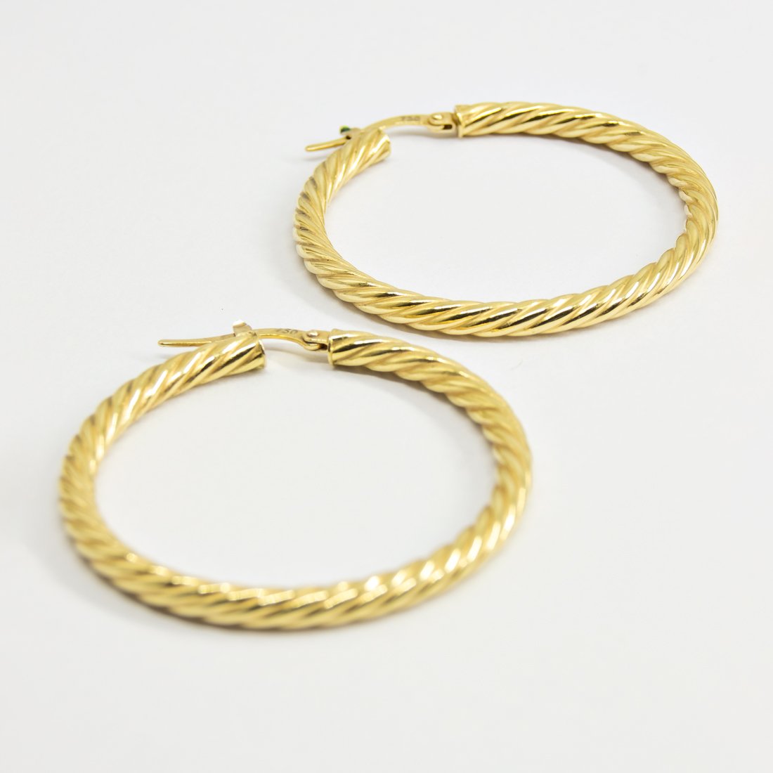 Argola Torcida Ouro 18K