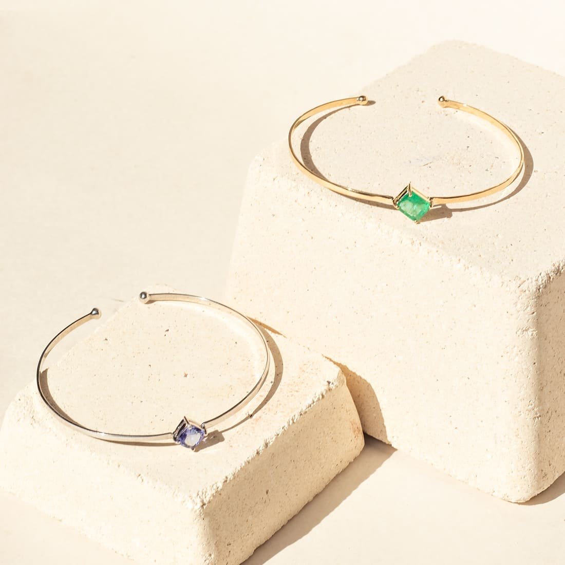 Bracelete Rígido Esmeralda Retangular 