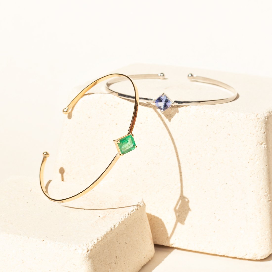 Bracelete Rígido Esmeralda Retangular 