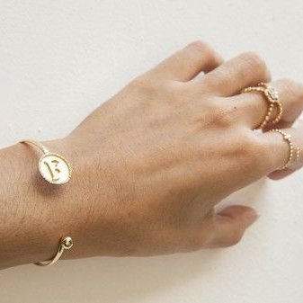 Bracelete Rígido Letra Personalizada Diamantes 