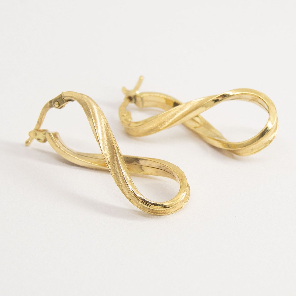 Brinco Argola 8 Ouro 18K