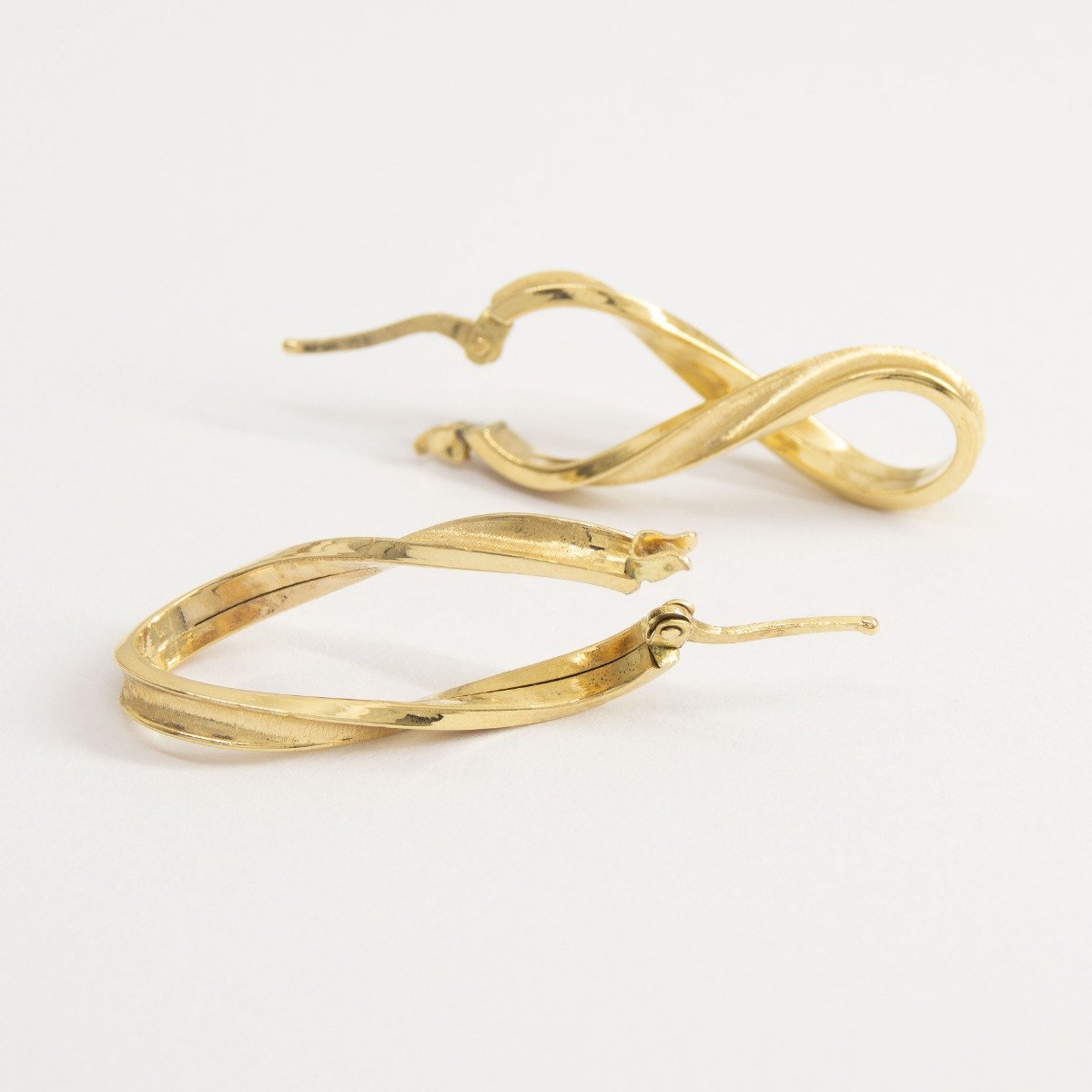 Brinco Argola 8 Ouro 18K