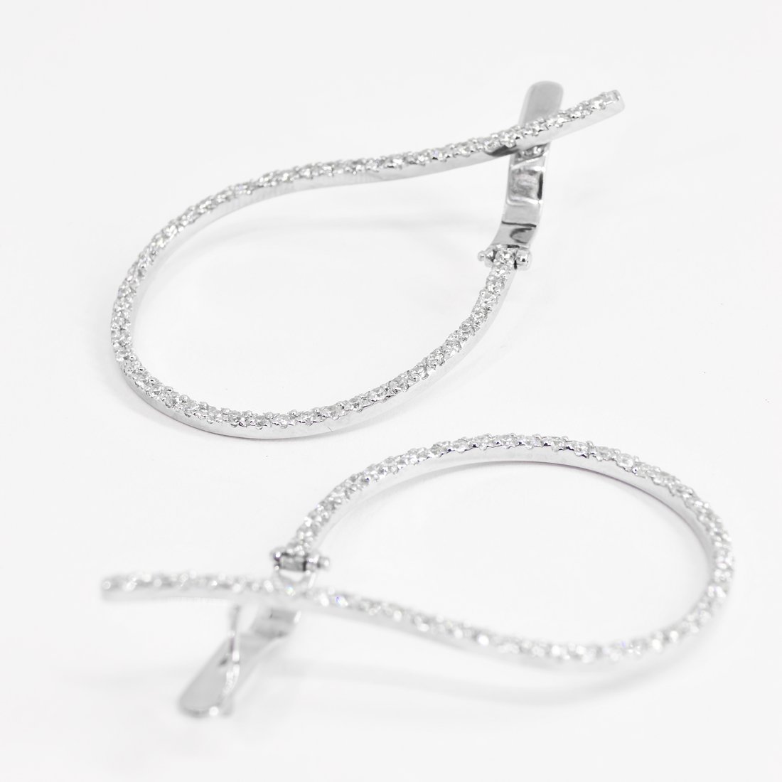 Brinco Argola Gota Zircônias