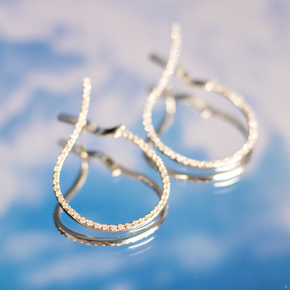Brinco Argola Gota Zircônias