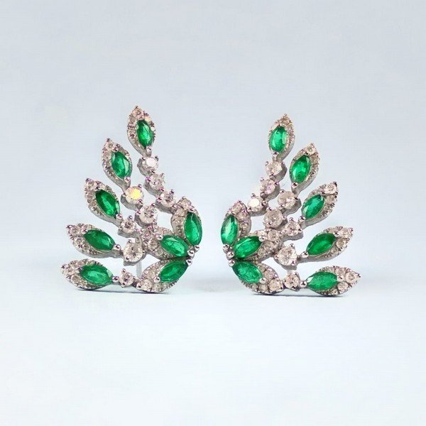 Brinco Asa Esmeraldas e Diamantes