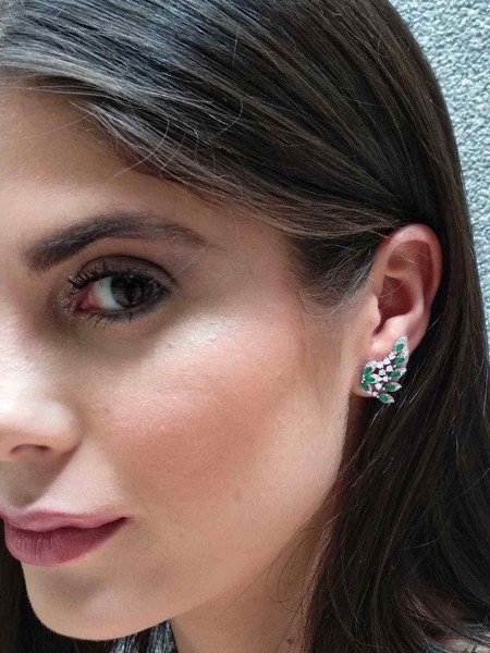 Brinco Asa Esmeraldas e Diamantes