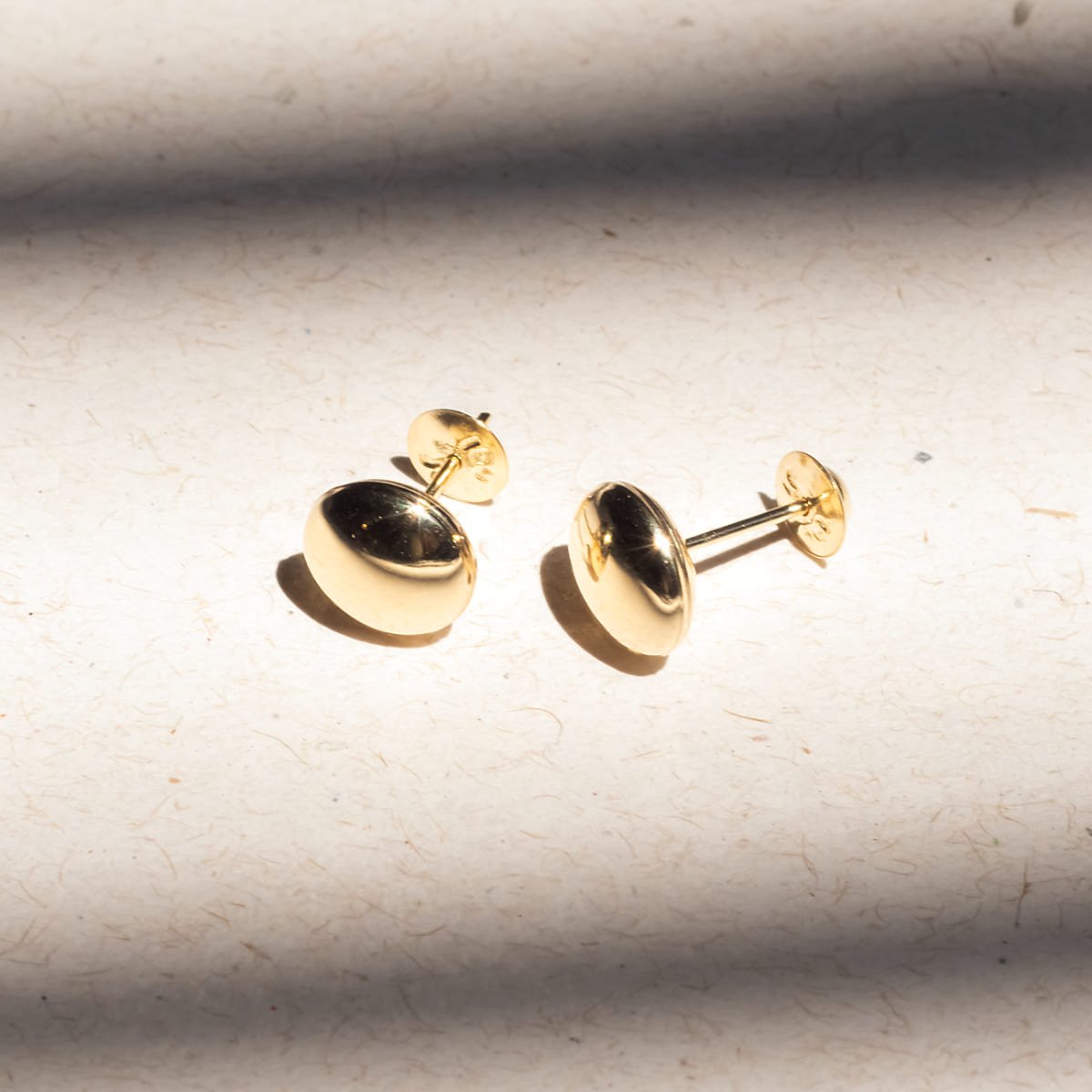 Brinco Botão Ouro 18 K 