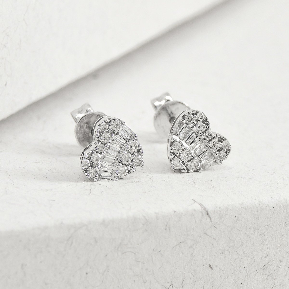 Brinco Coração Baguetes e Diamantes 