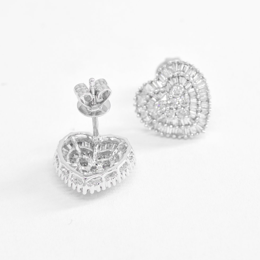 Brinco Coração Diamantes Baguetes