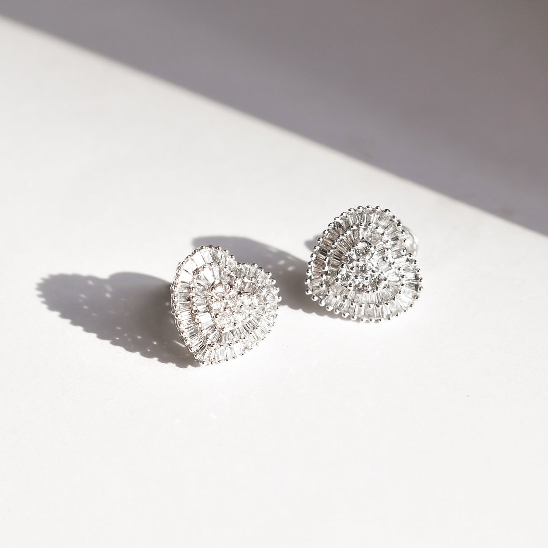 Brinco Coração Diamantes Baguetes