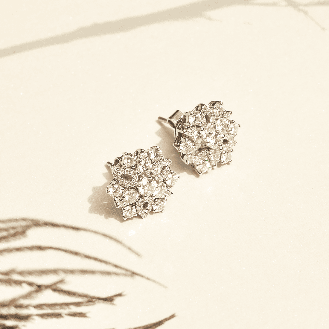 Brinco Design Flor Diamantes