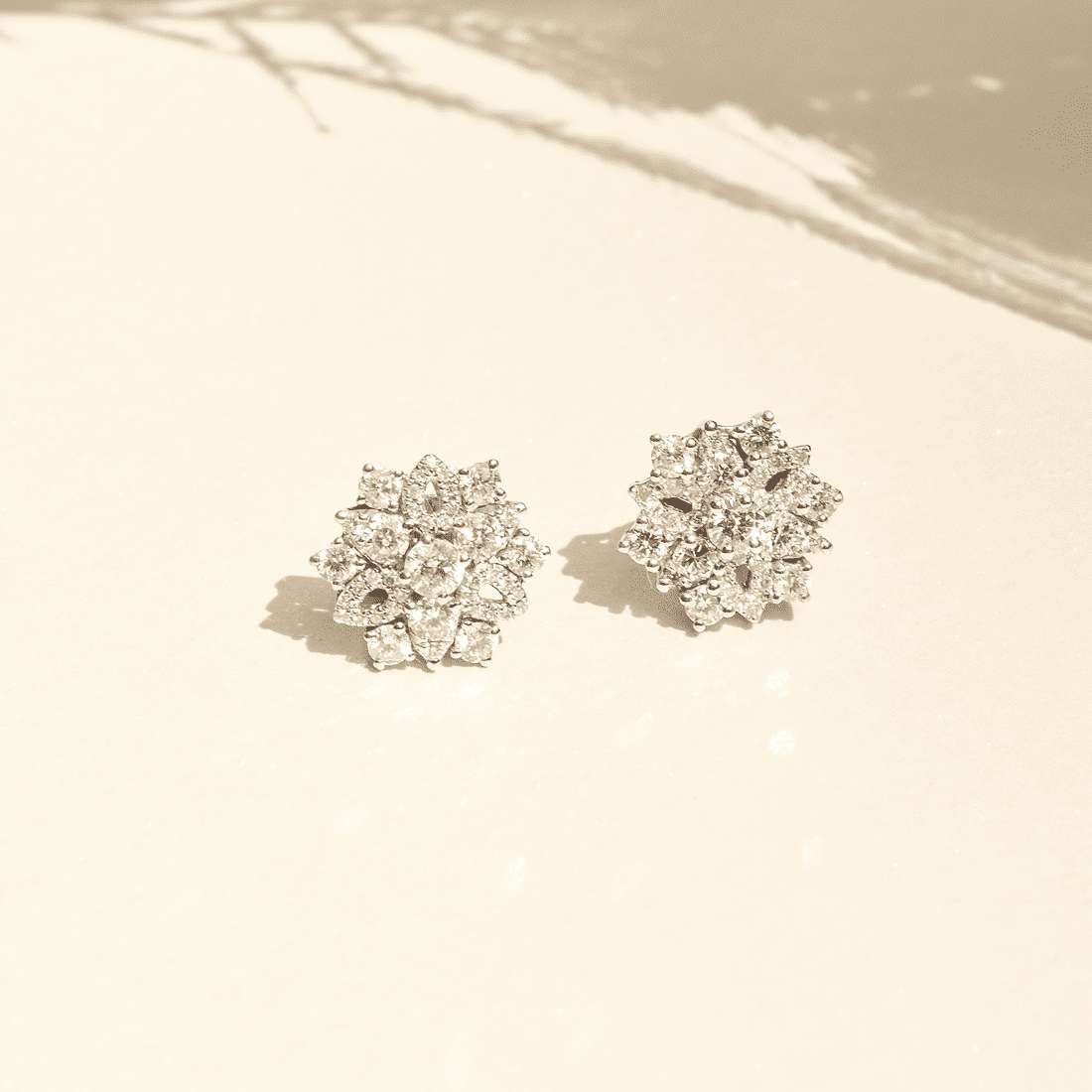 Brinco Design Flor Diamantes