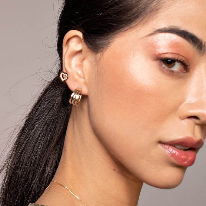Brinco Double Corações Stone Ouro 18K