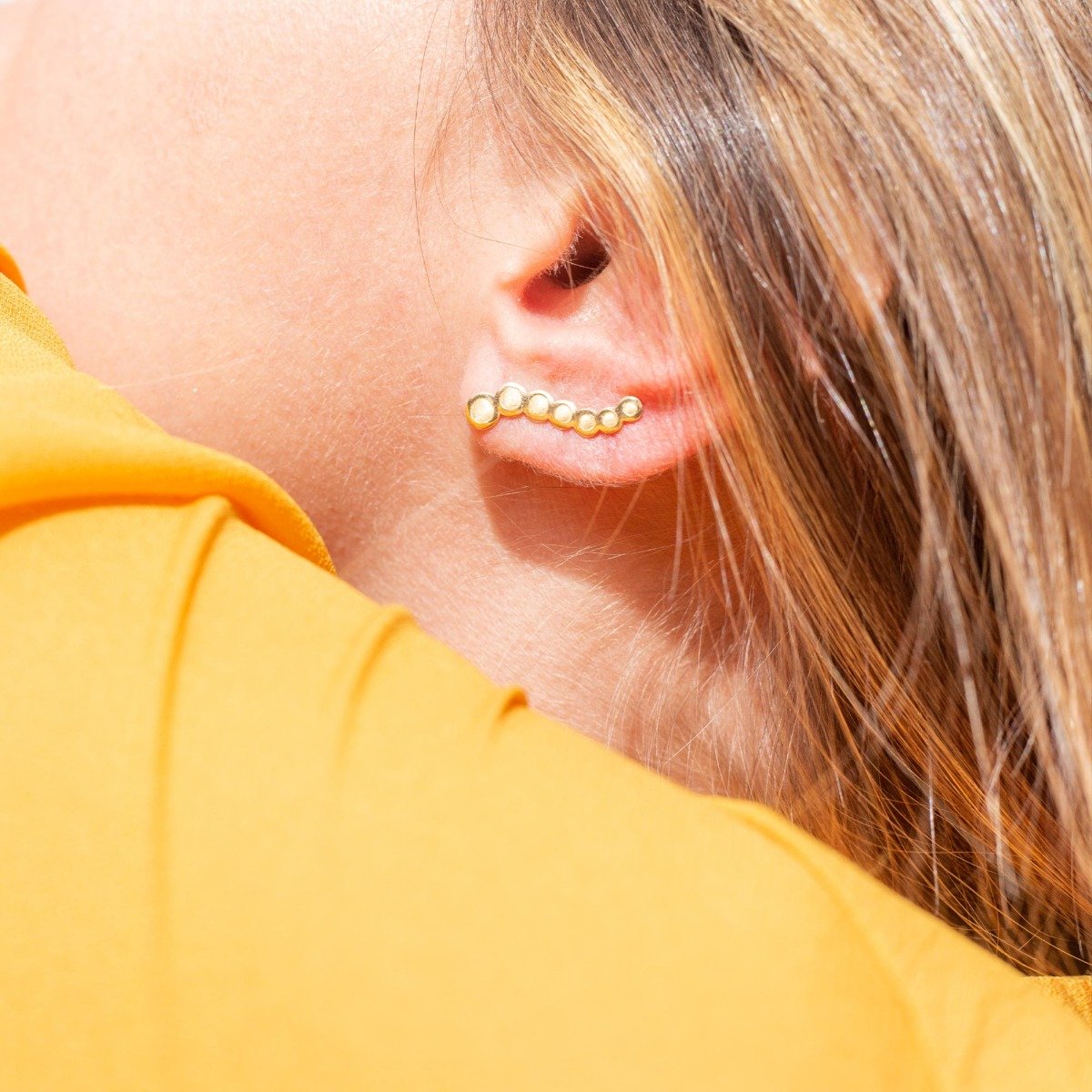 Brinco Earcuff Bolinhas e Plaquinhas