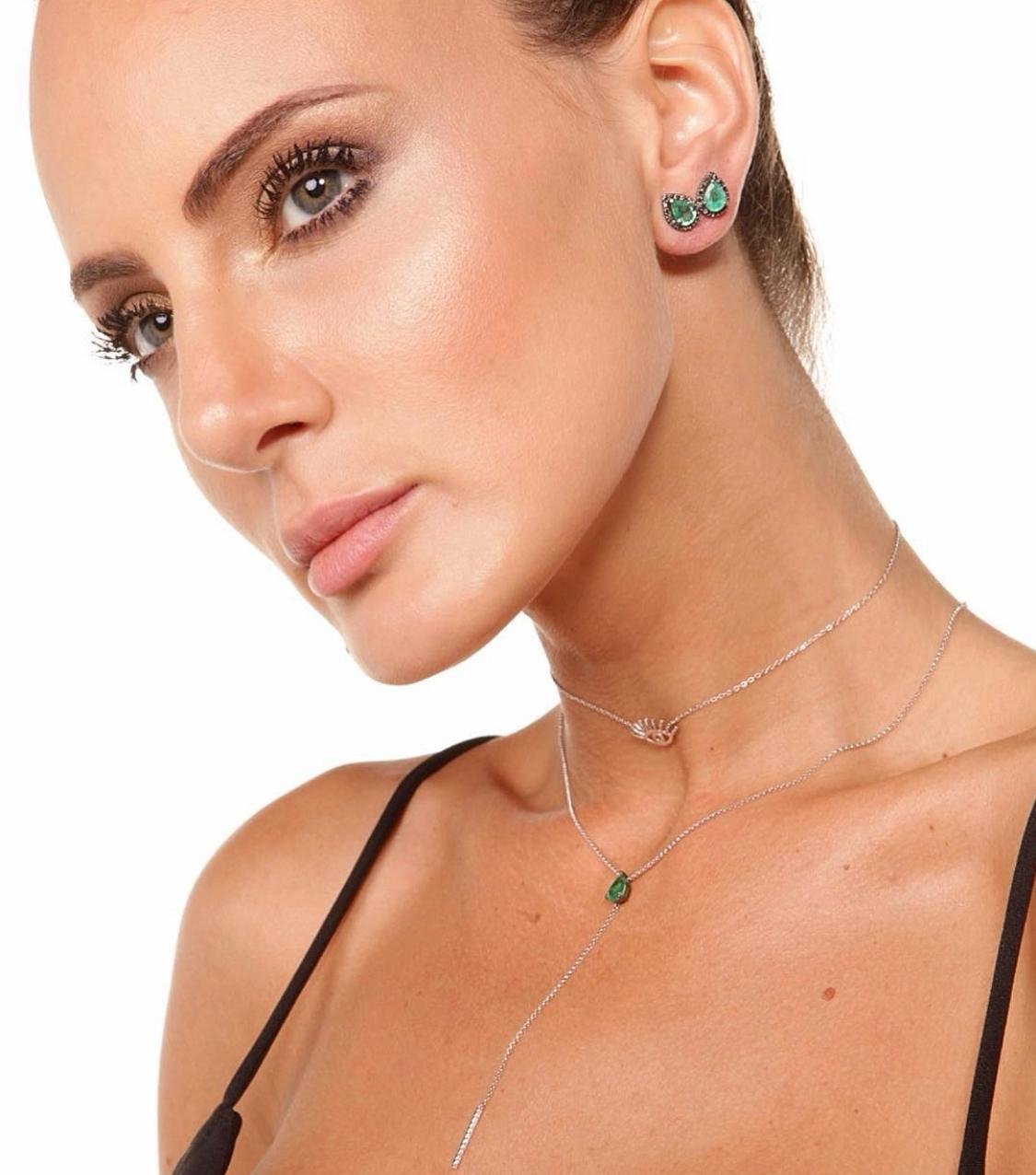 Brinco Earcuff Gotas Esmeraldas e Diamantes Negros