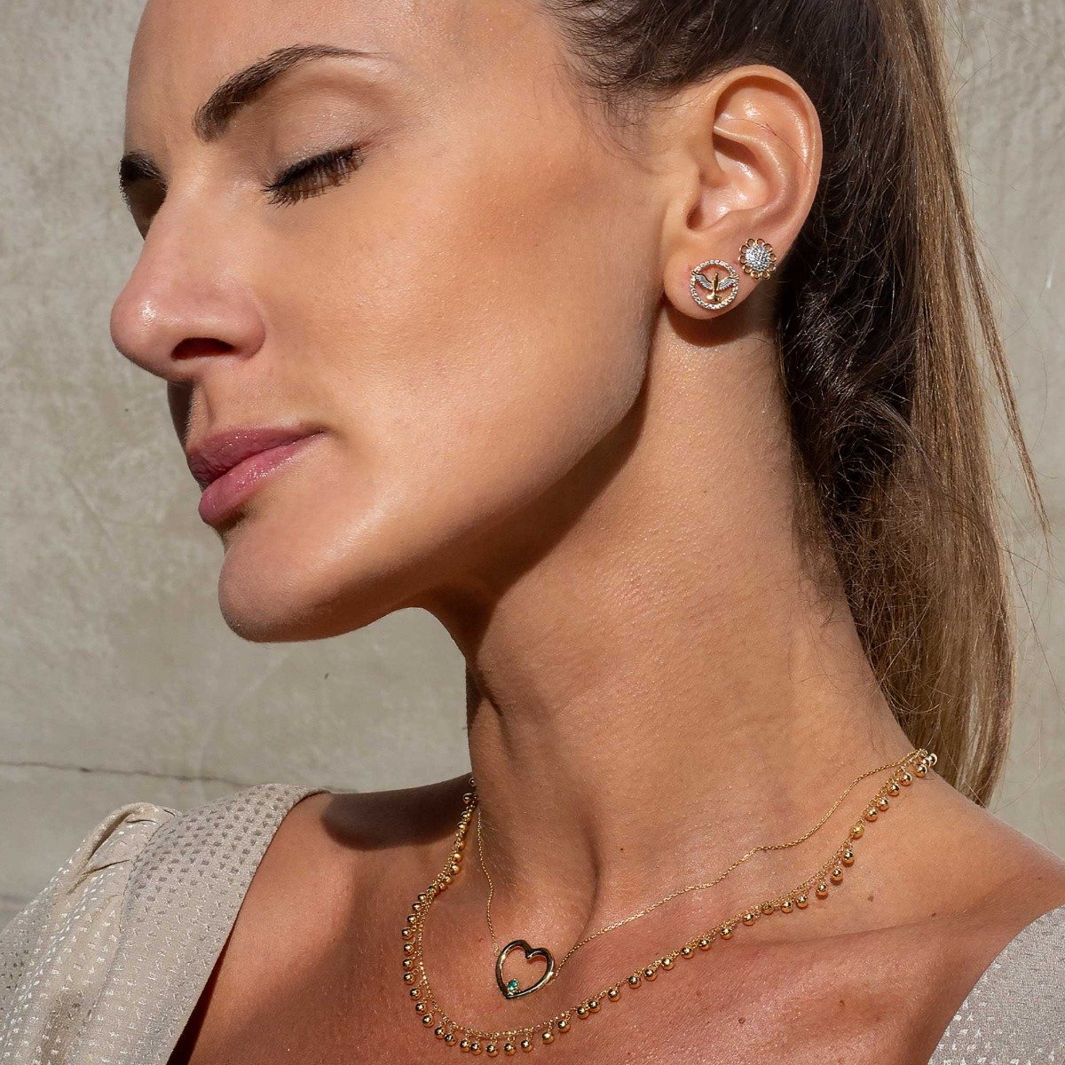 Brinco Espírito Santo Zircônias Ouro 18K