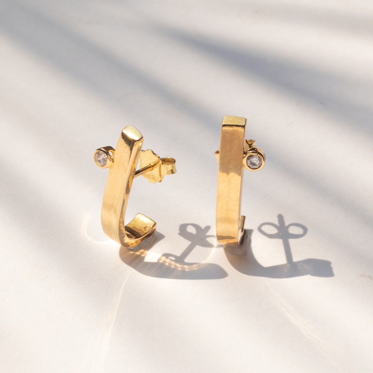 Brinco Extra Garra Ouro 18k Topázio Branco