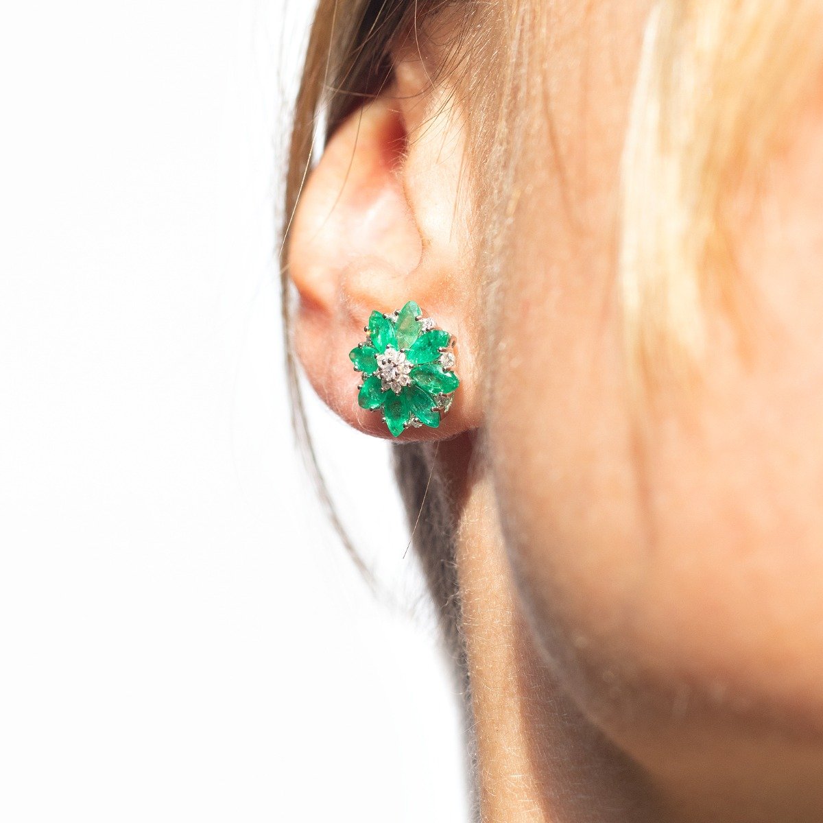 Brinco Flor Esmeraldas e Diamantes