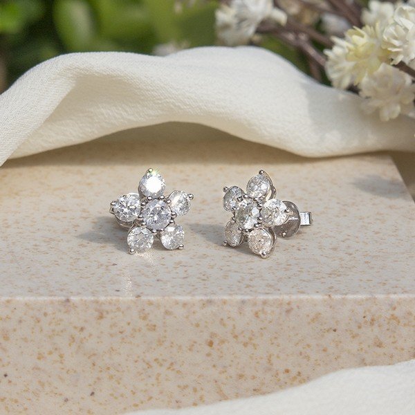 Brinco Flower Diamantes Extras 