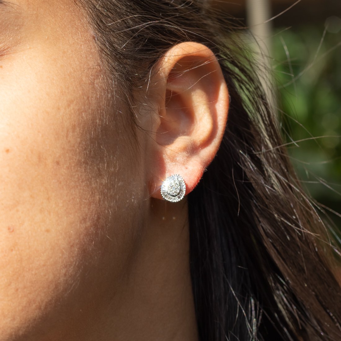 Brinco Gota Média Diamantes e Brilhantes e Baguetes 