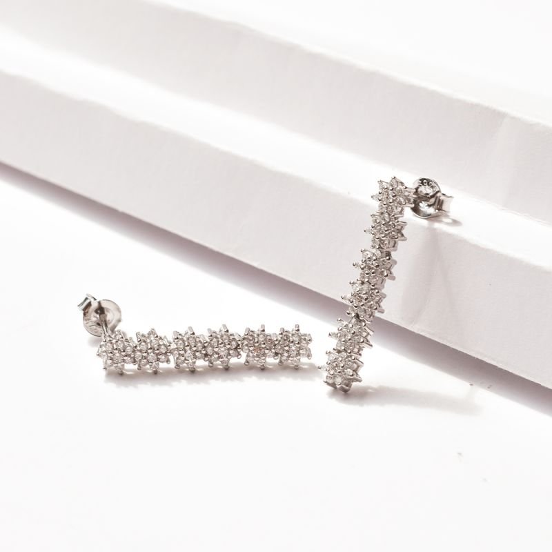 Brinco Long Florzinhas Stones