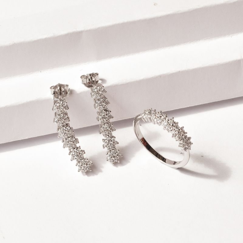 Brinco Long Florzinhas Stones
