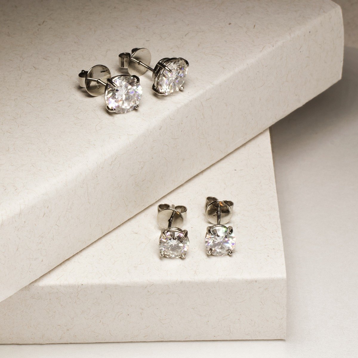 Brinco Ponto de Luz Diamante Lab Grown 60pts