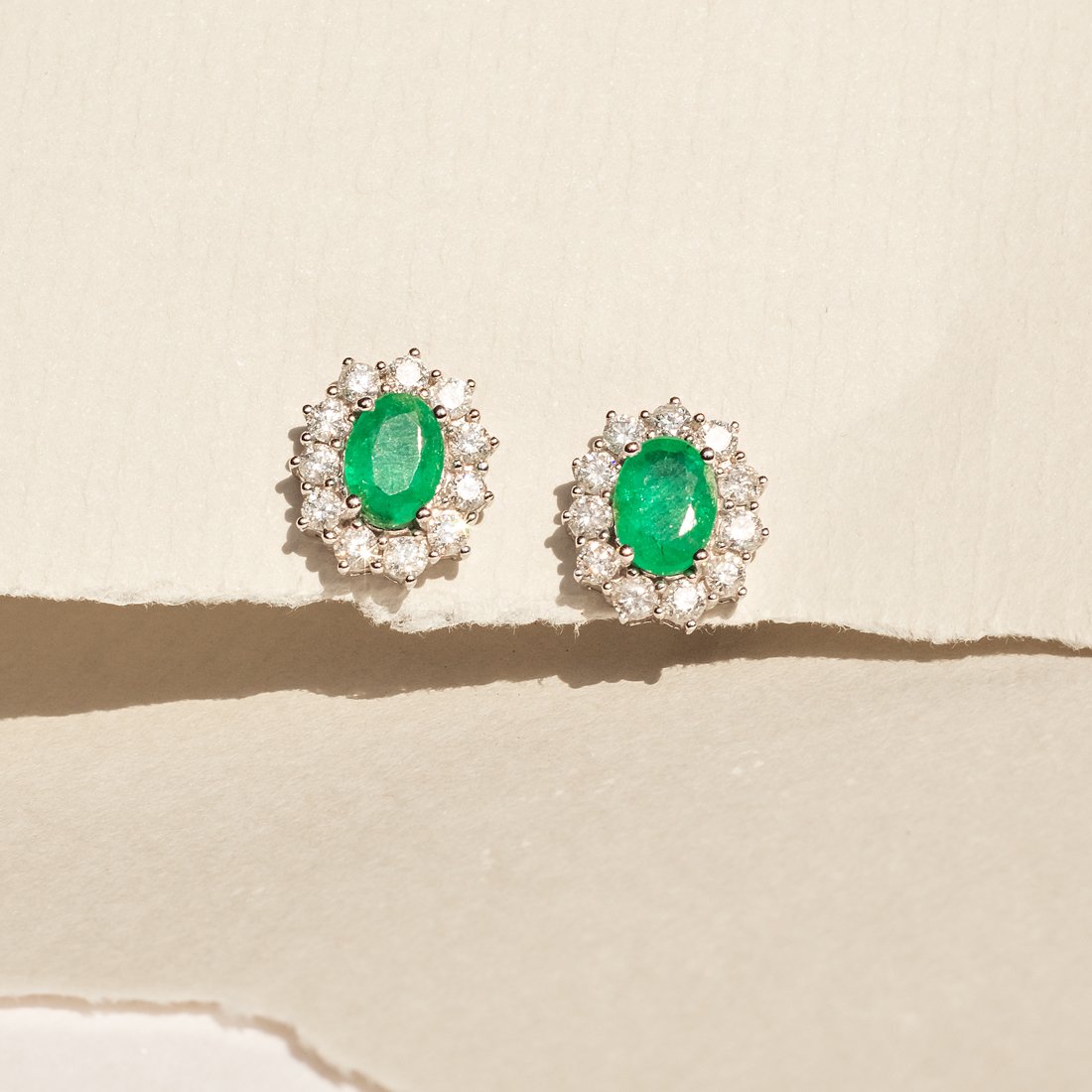 Brinco Princess Oval Esmeralda Diamantes 