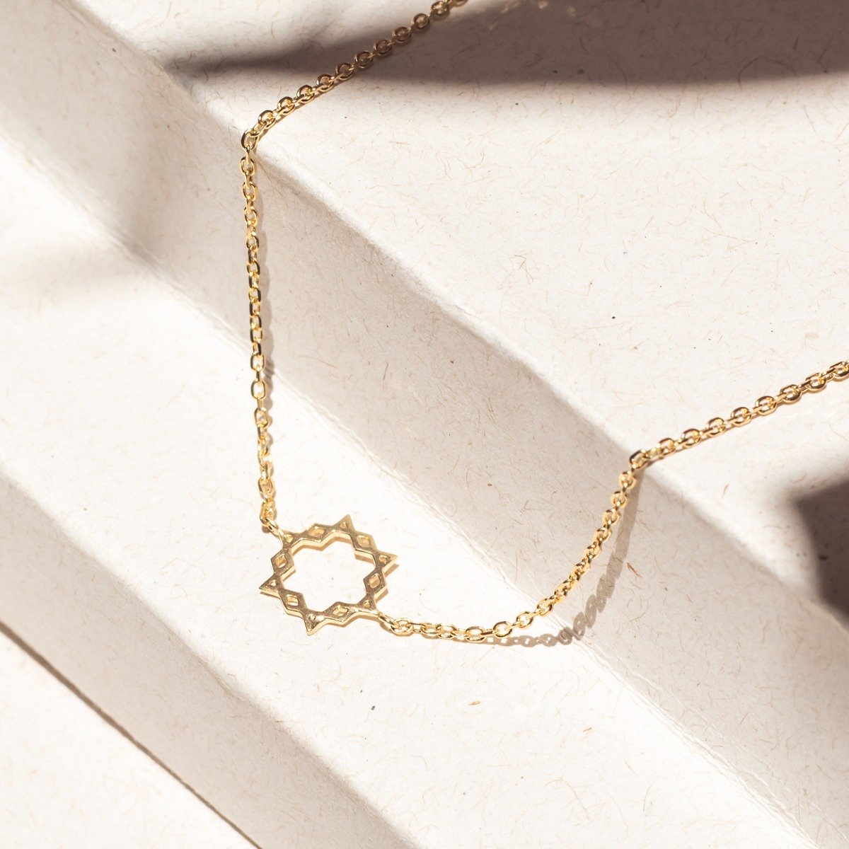 Choker Estrela Coexist Ouro 18K