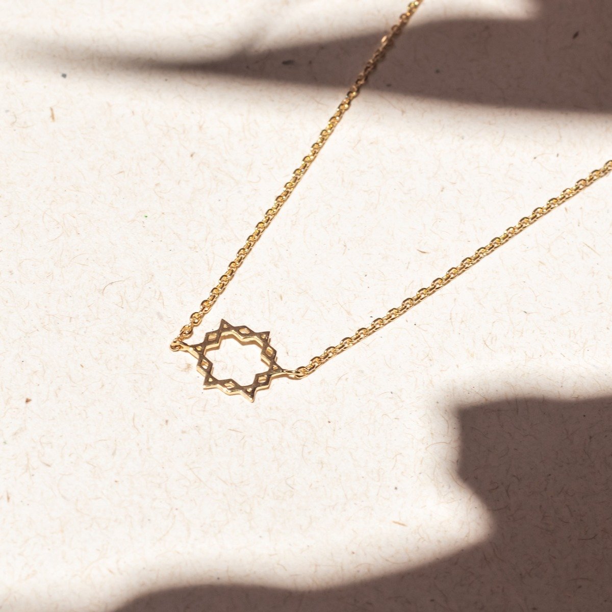 Choker Estrela Coexist Ouro 18K