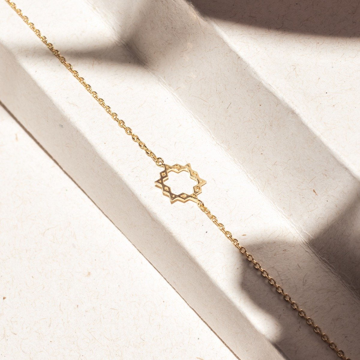 Choker Estrela Coexist Ouro 18K