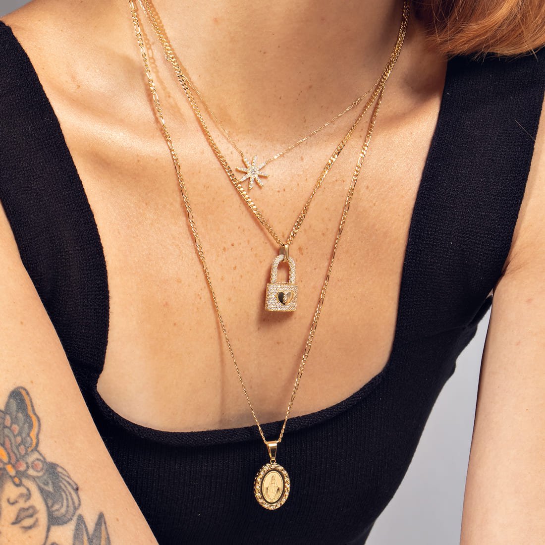 Choker Estrela Diamantes e Pastilhas