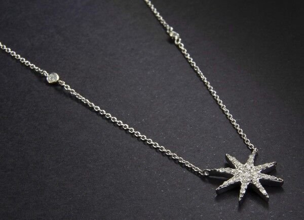Choker Estrela Diamantes e Pastilhas
