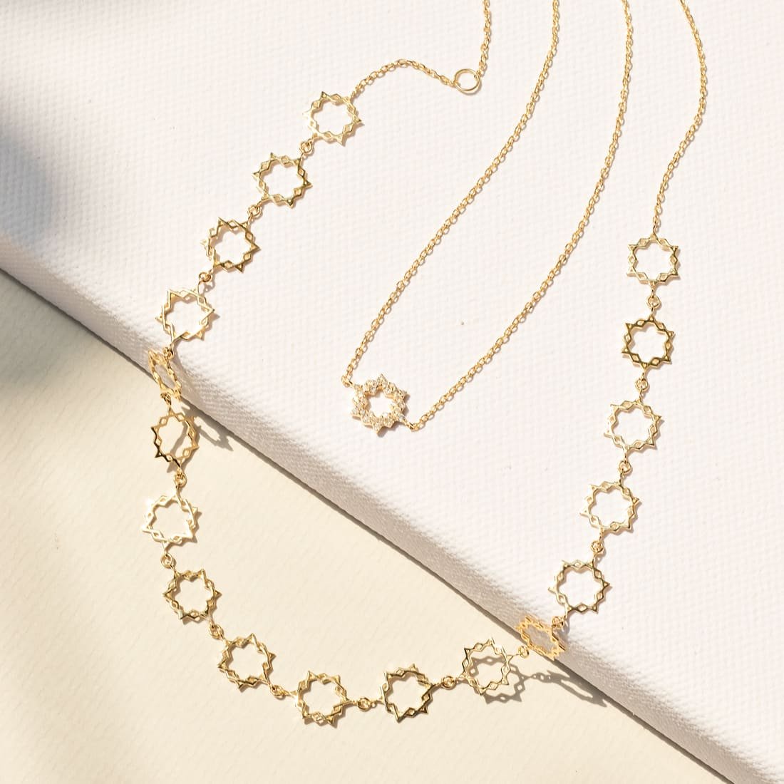 Choker Estrelas Coexist Ouro 18K