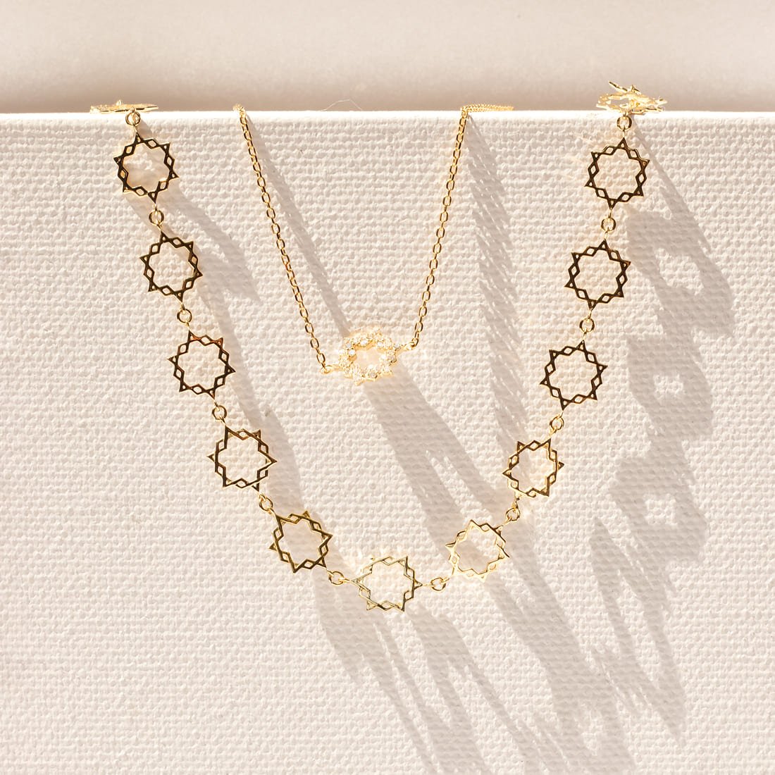 Choker Estrelas Coexist Ouro 18K