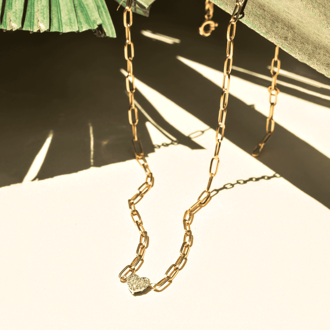 Choker Vintage Coração Diamantes