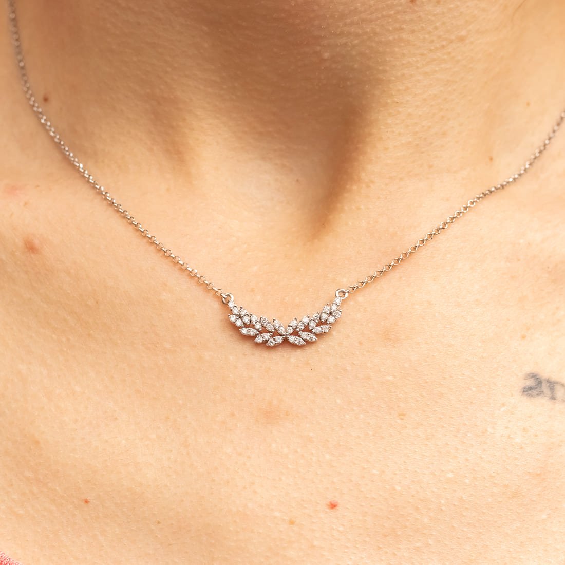Colar Angel Navetes Diamantes Ouro 18k