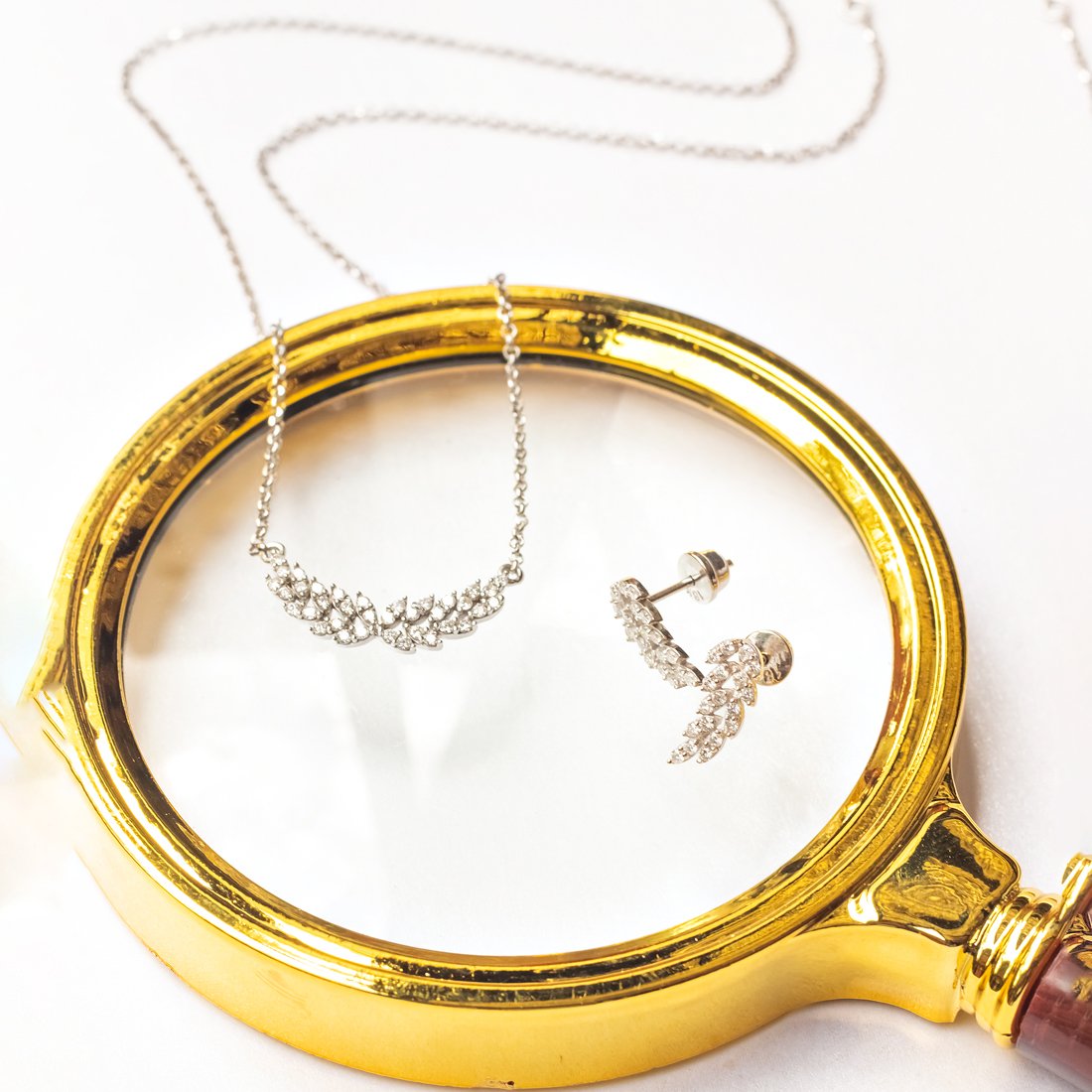 Colar Angel Navetes Diamantes Ouro 18k