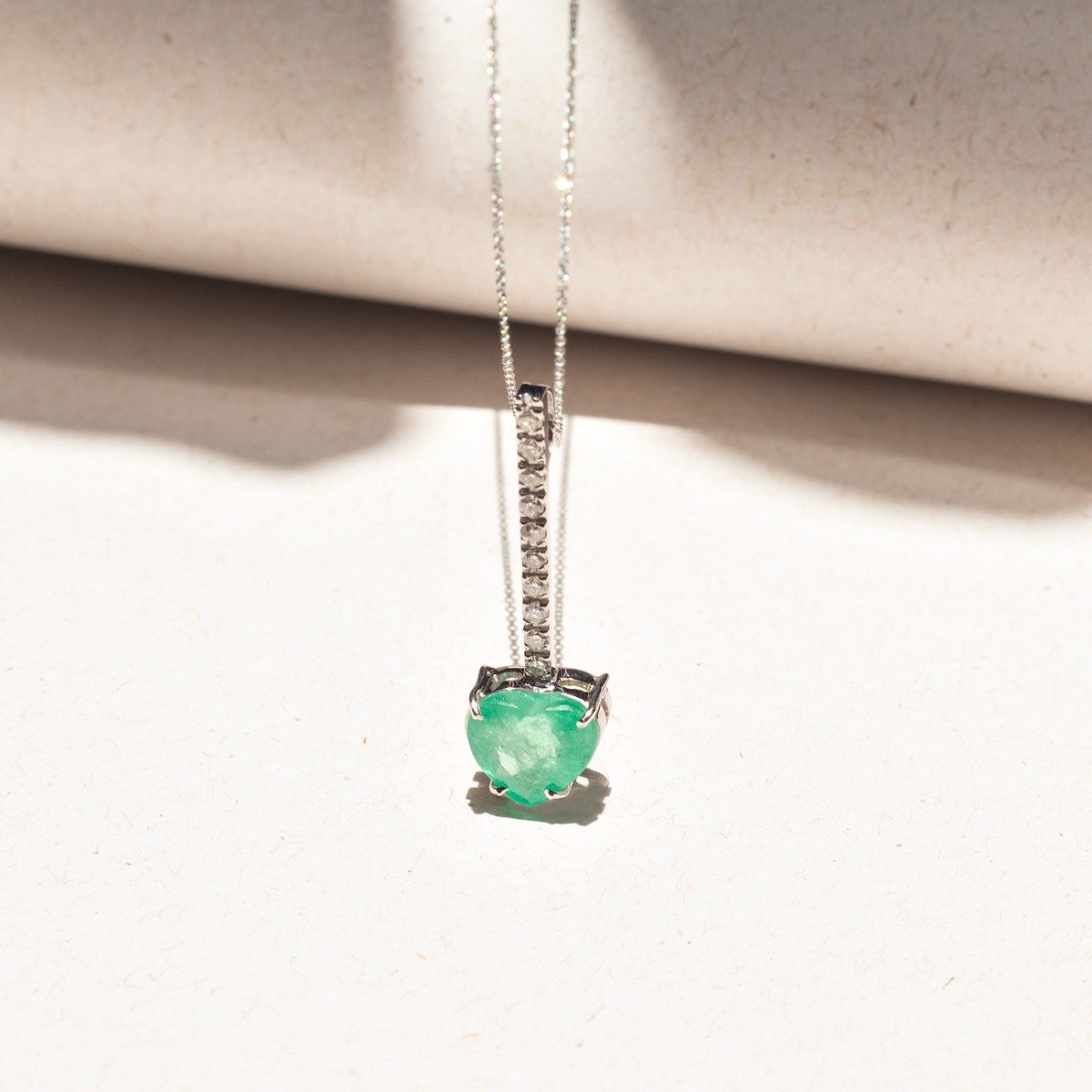 Colar Blash Coração Esmeralda Palito Diamantes 