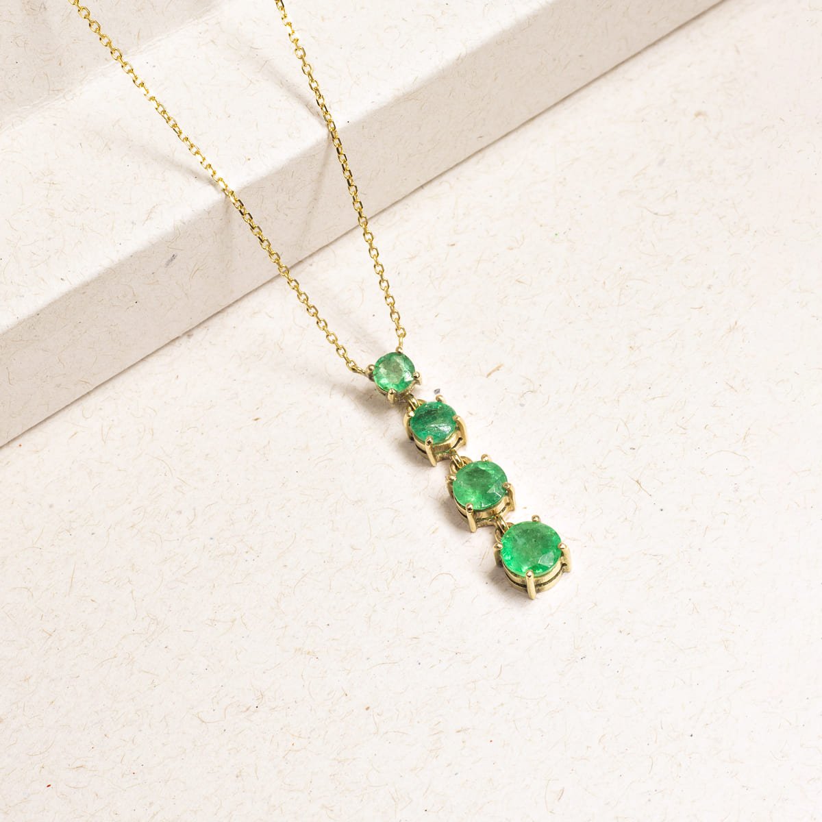 Colar Bucle Esmeraldas Ouro 18k